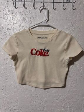Diet Coke Embriodered Logo Cropped Tee
Women’s size medium